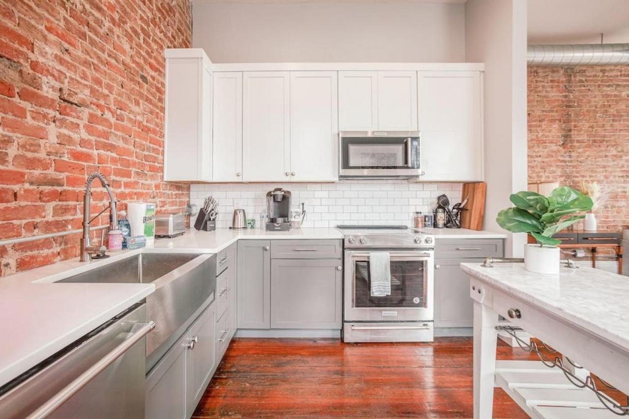 Light And Airy, Spacious 2b 2bath Downtown View