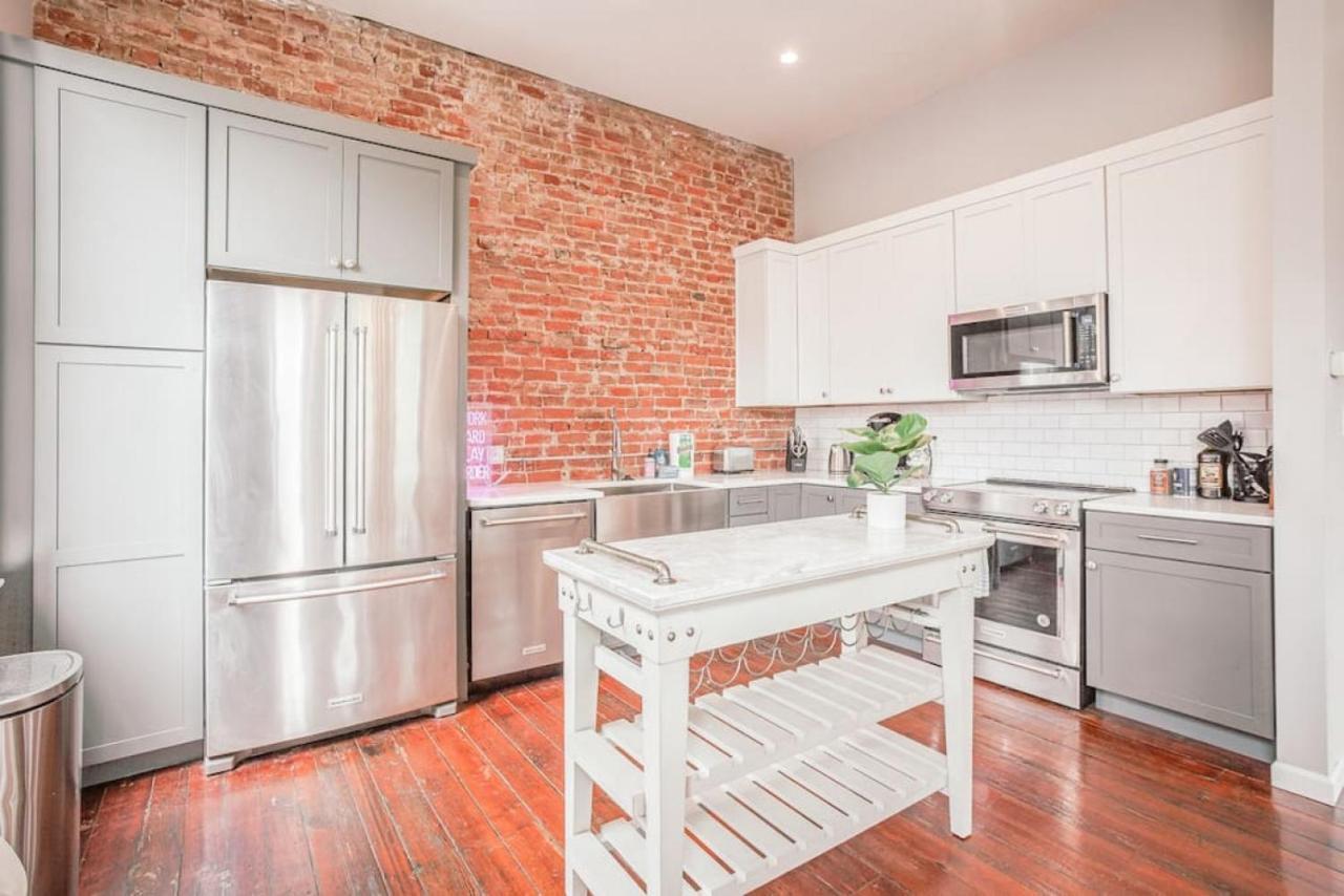 Holiday home Light And Airy, Spacious 2b 2bath Downtown View *