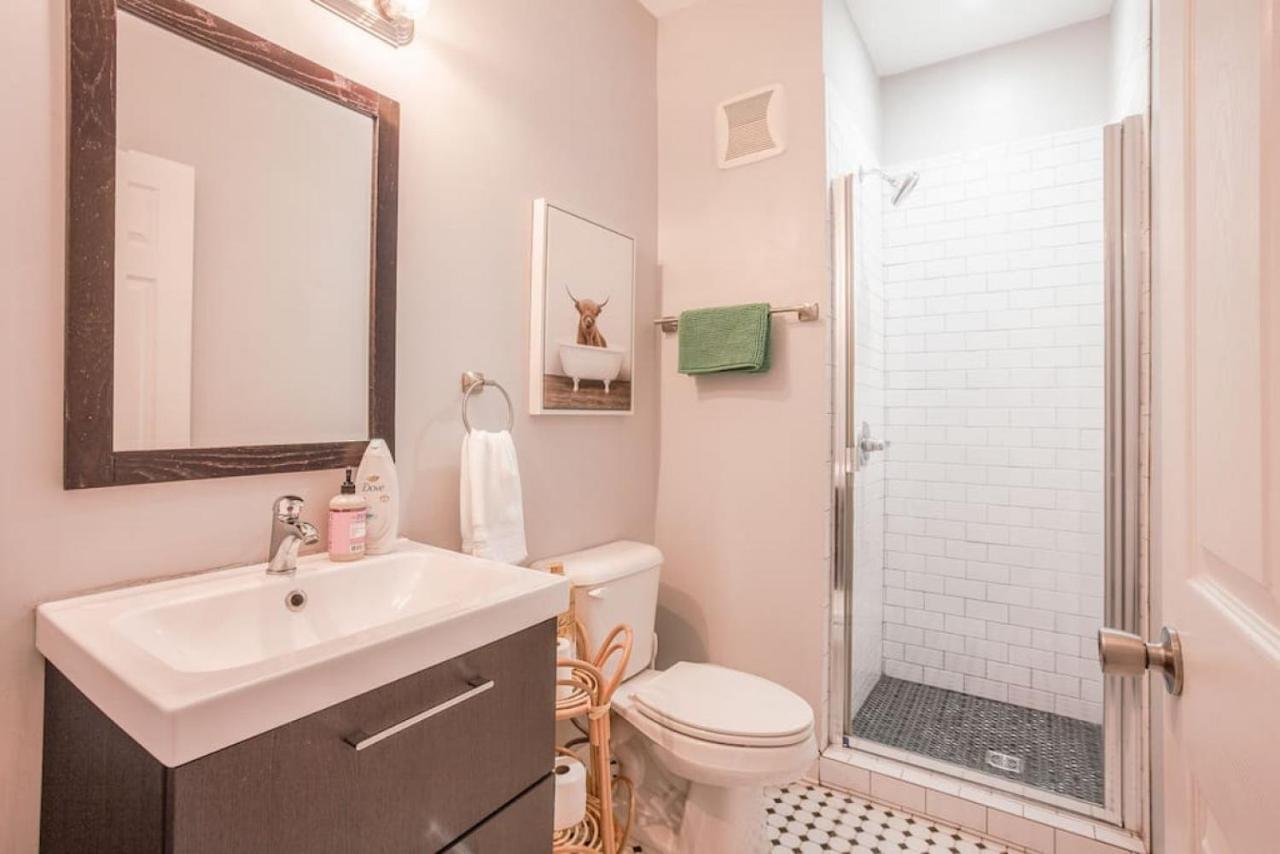 Light And Airy, Spacious 2b 2bath Downtown View Holiday home